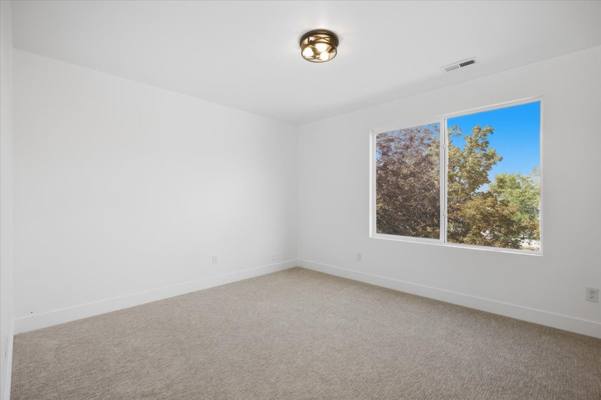 Photo 17 of 26 E 1860 N, Tooele